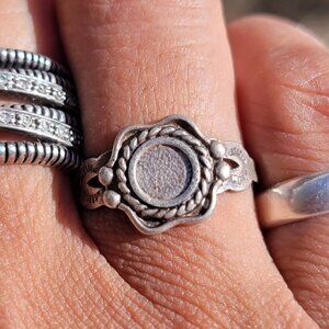 Vintage solid 925 sterling silver Native American handmade stampwork ring